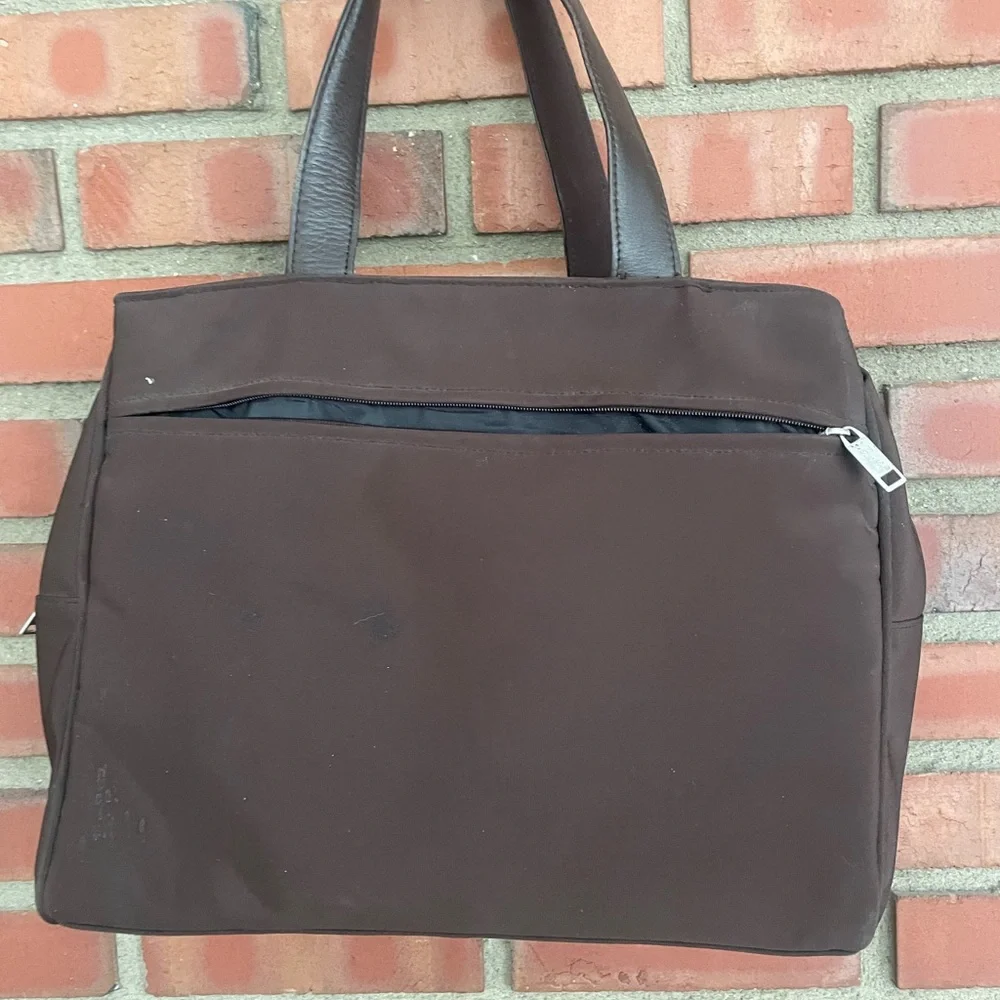 Jourdan vintage pradastyle Brown Leather Tote Bag 15” x12” zip button closure